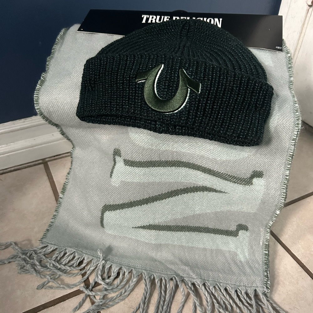 True Religion Green Knit Beanie and Scarf Set